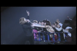 Rock Star - Yoshii and Fans (Punch Drunkard Tour, 1999)